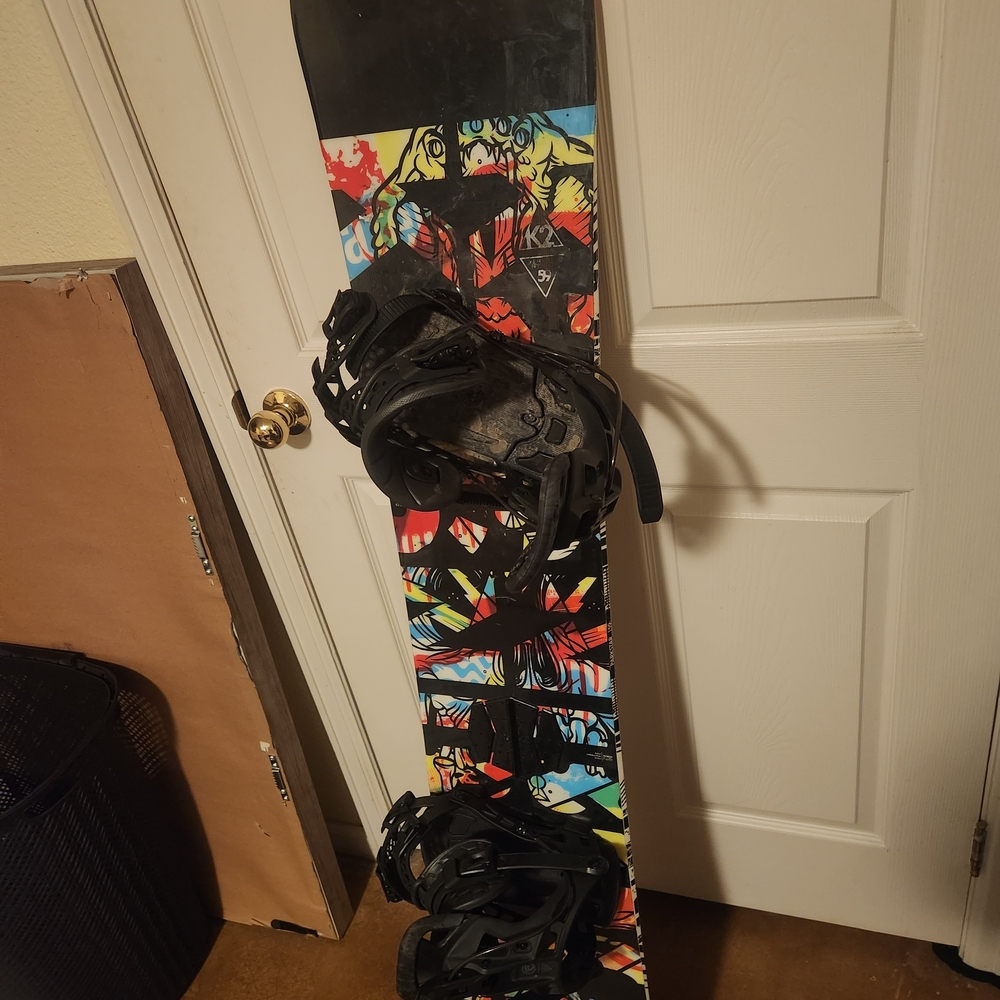 Vibrant Snowboard with Black Bindings